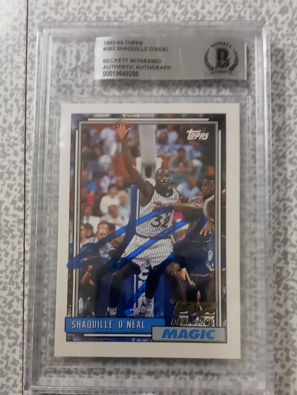 1992-93 Topps Shaquille O'Neal Hand-Signed Orlando Magic Card